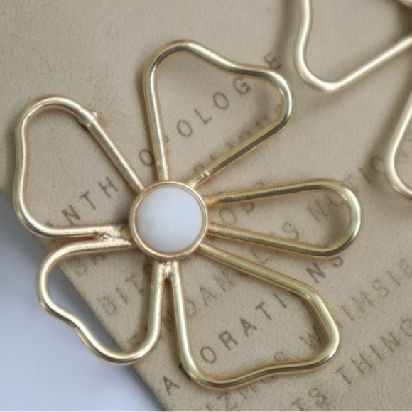 Anthropologie Botanist Abroad Floral Earrings Fairy Bloom Statements Gold NWT - Picture 4 of 5